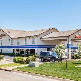 Howard Johnson by Wyndham Wichita Airport: Wichita'da bir otel