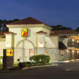 Super 8 by Wyndham Ormond Beach, hotel di Ormond Beach
