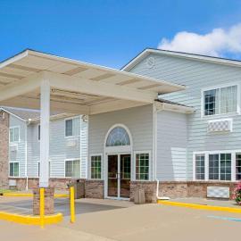 Super 8 by Wyndham Riverside/Kansas City, готель у місті Канзас-Сіті