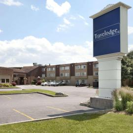 Travelodge by Wyndham Ottawa East, khách sạn ở Ottawa