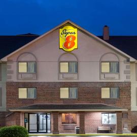 Super 8 by Wyndham Morgantown، فندق في مورغانتاون