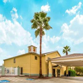 Super 8 by Wyndham Lake Charles/Sulphur, ξενοδοχείο σε Lake Charles