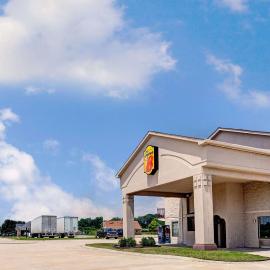 Super 8 by Wyndham Clarksville East – hotel w mieście Clarksville