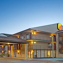 Super 8 by Wyndham Fredericksburg, готель у місті Фредеріксбург