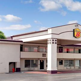 Super 8 by Wyndham Oklahoma/Frontier City, khách sạn ở Edmond
