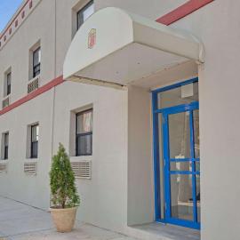 Super 8 by Wyndham Long Island City LGA Hotel, hotel v Queens