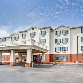 Super 8 by Wyndham Louisville/Expo Center, viešbutis mieste Luisvilis