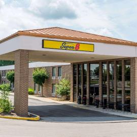 Super 8 by Wyndham Miamisburg Dayton S Area OH, hotel i Miamisburg