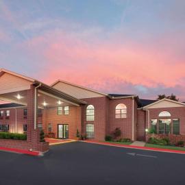 Super 8 by Wyndham Lowell/Bentonville/Rogers Area