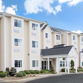 Microtel Inn & Suites by Wyndham Ozark, hotel em Ozark