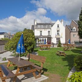 Haughton Arms Hotel: Alford şehrinde bir otel