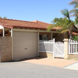 Geraldton Luxury Retreat 2 with free Streaming, Hotel in Geraldton