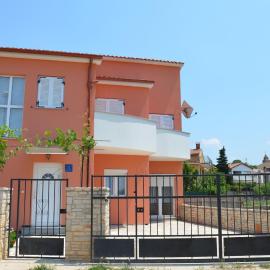 Family house Branka, hotel a Peroj