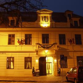 Hejtmanský dvůr, hotel v destinácii Slaný