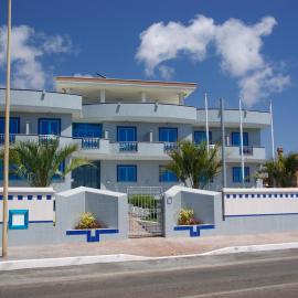 Serpa Hotel, hotel di Anzio