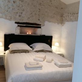 Les chambres de la grange, hotel Cherval városában