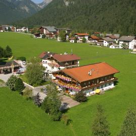 Appartement Frühstückspension Landhaus Karwendel, hotelli kohteessa Pertisau