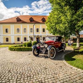 Castel Haller, hotel em Ogra