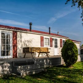 Chaletparc Krabbenkreek Zeeland - Chalet 6, hotel in Sint Annaland