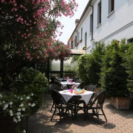 Hotel Il Granaio, hotel v destinaci Porto Mantovano