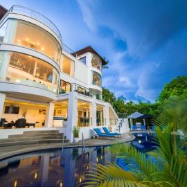 White Stone - Sunset View 4 Bed Pool Villa, отель в Натоне