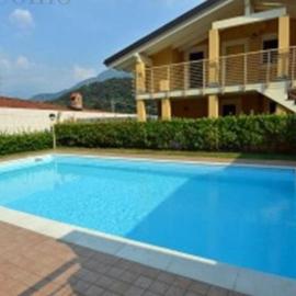 Attico with swimming pool, hotel em Lenno
