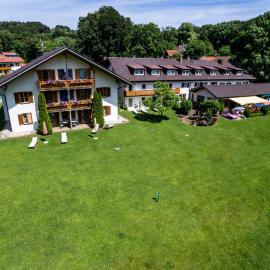 Landhotel Huber am See, хотел в Мюнсинг