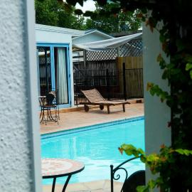 Aaron Court Motor Inn
