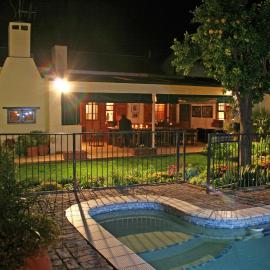 Thyme and Again Bed and Breakfast, hotel in Graaff-Reinet