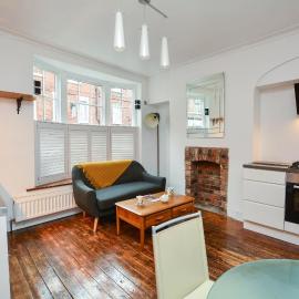 The LOCATION- 1 FREE PRIVATE PARKING SPACE - 60 SECOND WALK 2 MINSTER!、ヨークのホテル