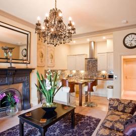 Portland Apartments, hotel in Cheltenham