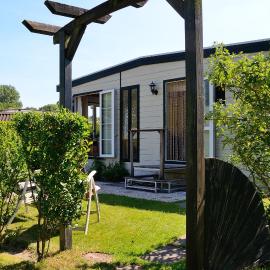 Chalet Ketjil, hotel in Oostvoorne