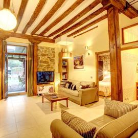 Casa Rural Siguenza Domus 200m2 de Vivienda y Exterior