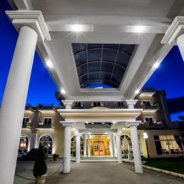 Kouros Hotel, מלון בדרמה