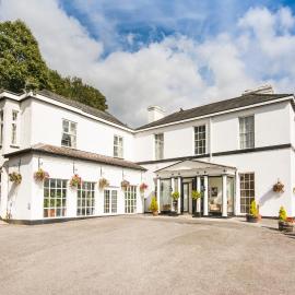 The Manor Hotel, hotel din Crickhowell