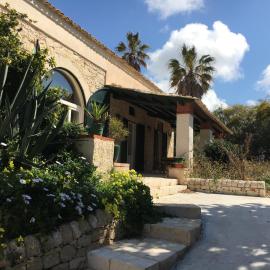 Casale Vignazze - villa in campagna ideale per 8-10 persone a 500 m dalla spiaggia di Punta Secca