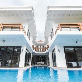 The Whitehouse by the Sea