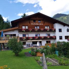 Haus Panorama, hotel a Lermoos