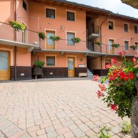 Lou Rosé: Donnas'ta bir otel