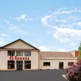 Ramada by Wyndham Flemington, hotell i Flemington
