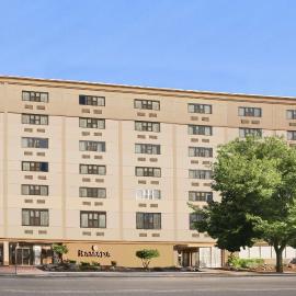 Ramada by Wyndham East Orange, hotel in East Orange