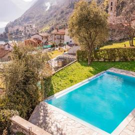 Villa Donagh- Home with pool sleeps 12 by Italian Apartments