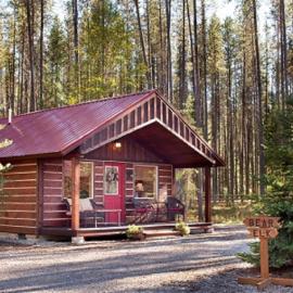 Reclusive Moose Cabins, Hotel in West Glacier