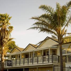 The Oyster Inn، فندق في Oneroa