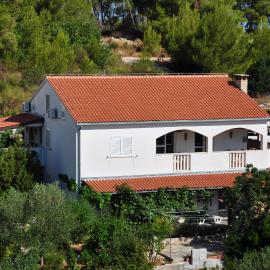Villa Delfin, hotel a Sutivan