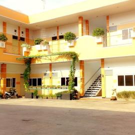 Hotel Kencana Rembang, хотел в Rembang