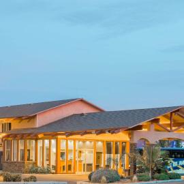 Days Inn by Wyndham Modesto، فندق في موديستو