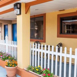 Red Carpet Inn Elkton, hotel en Elkton