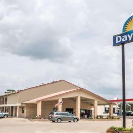 Days Inn by Wyndham Bastrop，巴斯特羅普的飯店
