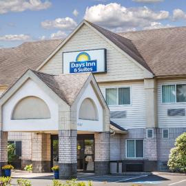 Days Inn & Suites by Wyndham Vancouver、バンクーバーのホテル